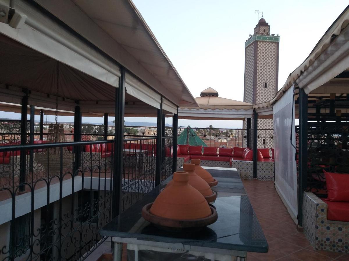 Hotel Lahlou Riad Cafeteria 乌季达 外观 照片