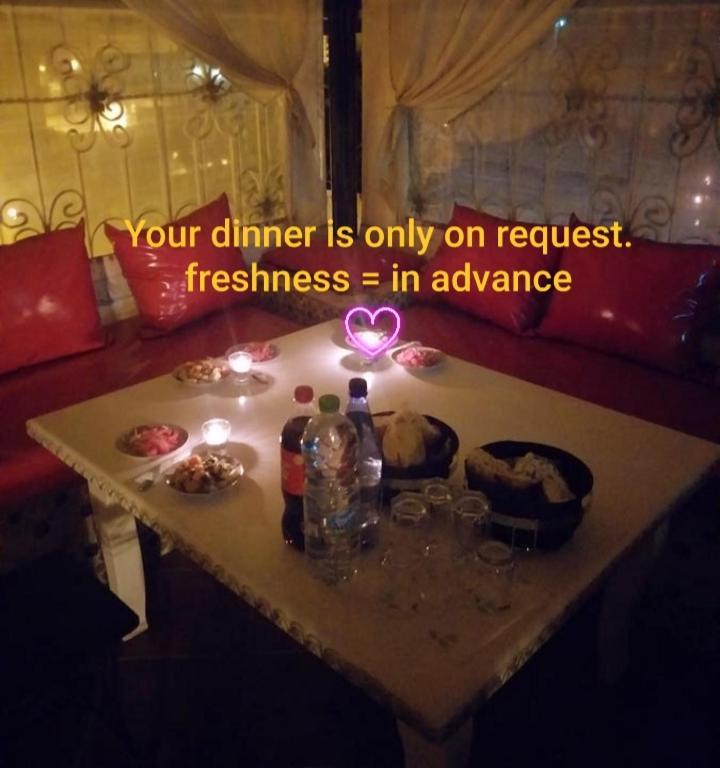 Hotel Lahlou Riad Cafeteria 乌季达 外观 照片