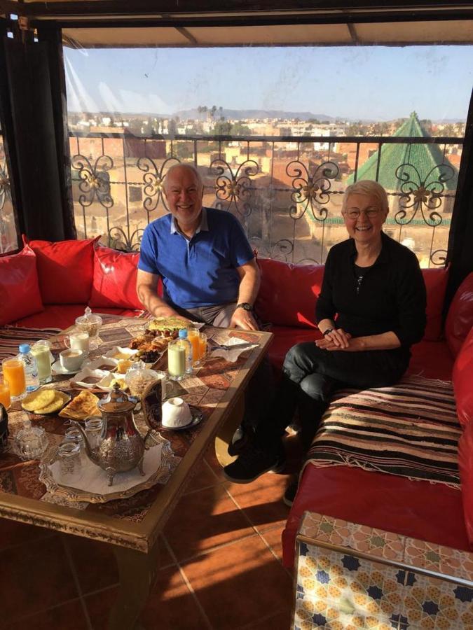 Hotel Lahlou Riad Cafeteria 乌季达 外观 照片