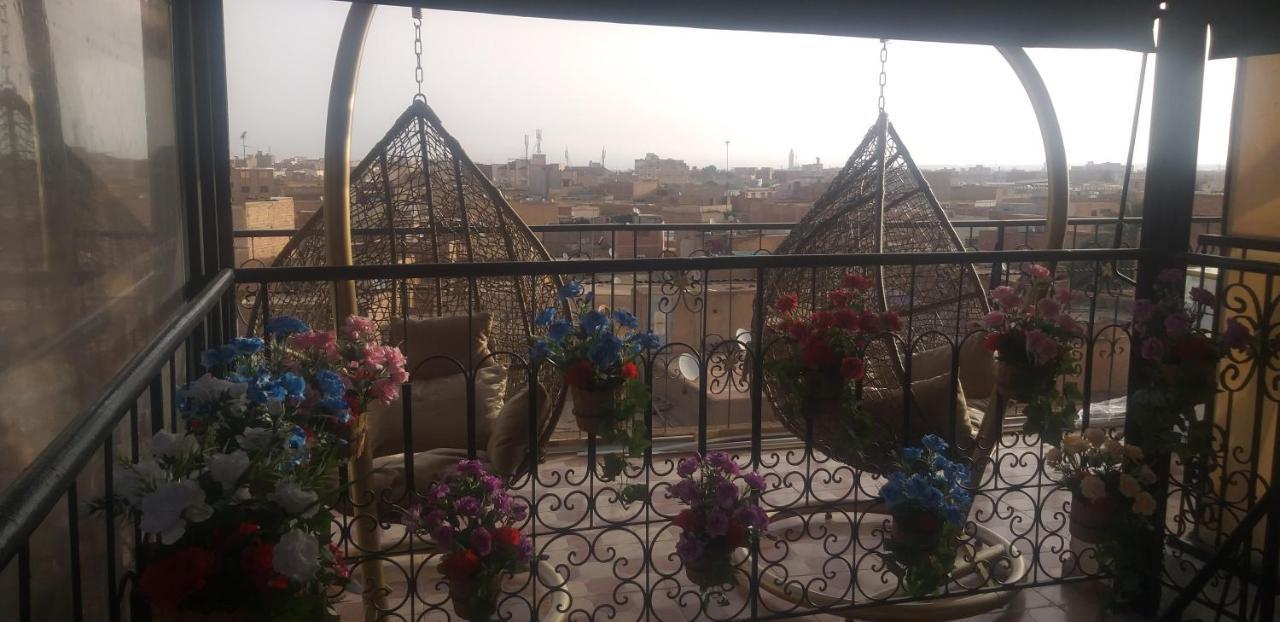 Hotel Lahlou Riad Cafeteria 乌季达 外观 照片